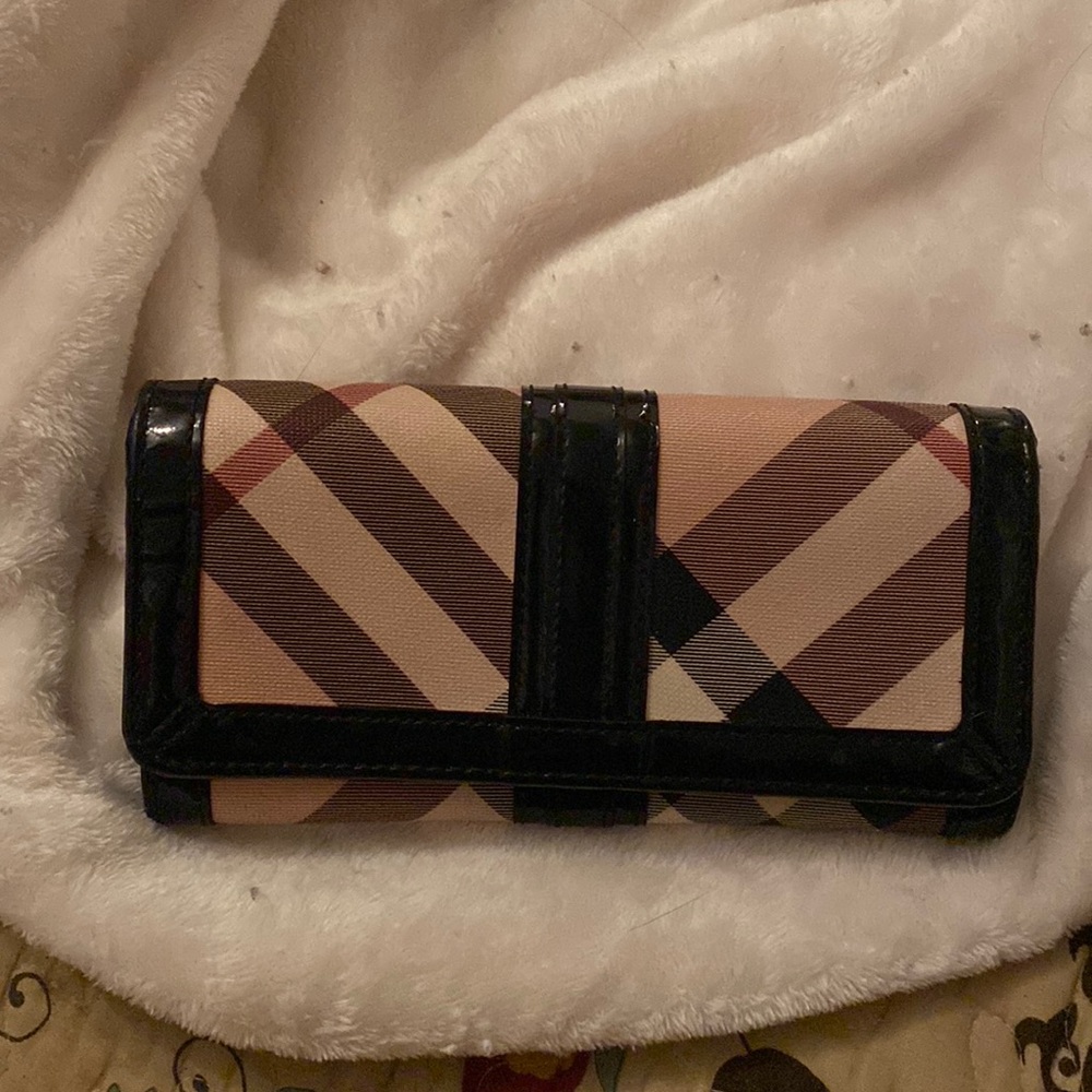 EUC Burberry Wallet
